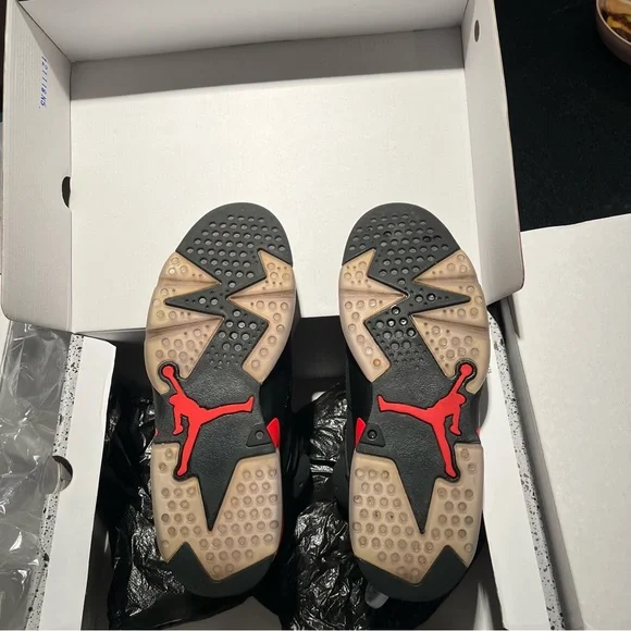 JORDAN 6 RETRO BLACK INFRARED (2019) 100% AUTHENTIC SIZE 9.5 - Picture 6 of 10